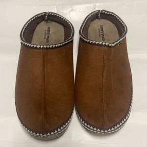 Deer Stags slipper size 12